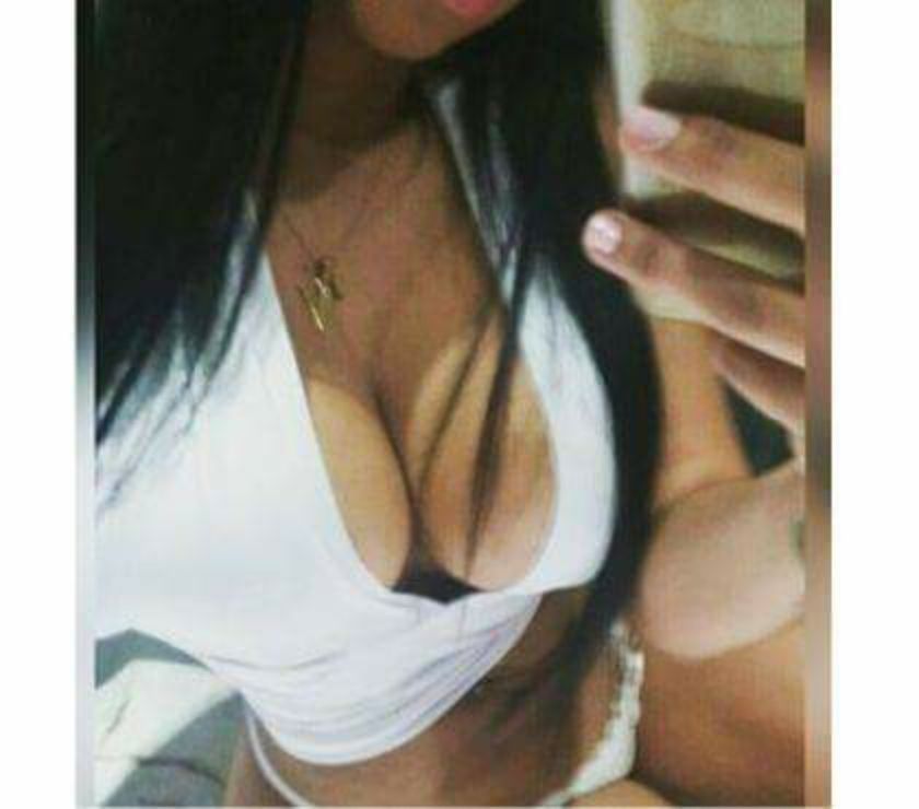 Belle Lucy experte très raffinée
